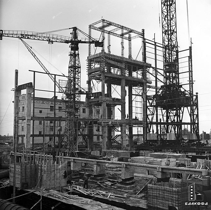 Construction of the main building of Vasilevichskaya GRES in October 1958, Gomel region. Belox Photo Library, M.Minkovich-стр. 10