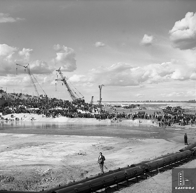 Во время перекрытия р.Вилия, сентябрь 1973 г., Минская обл., Коллекционер Н.Бондарик-стр. 0