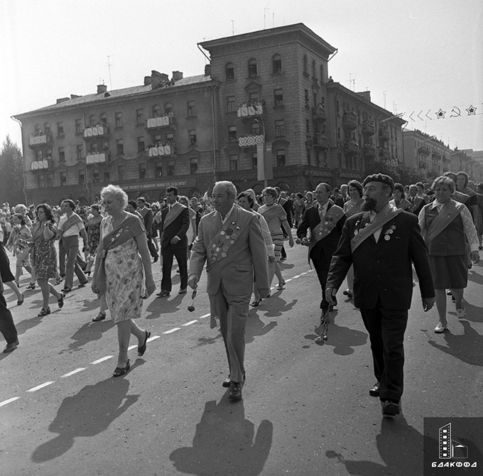 Шествие ветеранов в дни празднования 1000-летие города Витебска, 1974 г., г.Витебск, Фототека БелОКС, Э.Тригубович-стр. 0
