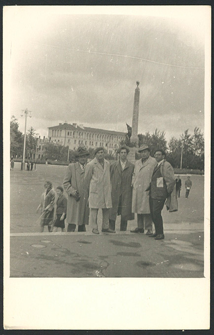 Photo of N.Z. Kislik, J. Bryl, V. Taras, N. Gilevich, S. Grakhovsky in Vladivostok-стр. 0