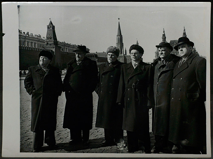 Белорусские композиторы Г.К. Пукст, Е.К. Тикоцкий, Г.Р. Ширма, П.П. Подковыров, Н.И. Аладов, В.В. Оловников на Красной площади в Москве-стр. 0